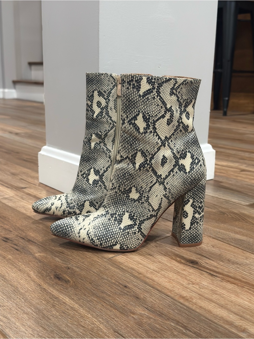 Western Python Snake Print Pointed Toe Block High Heel Boots | Women’s Size 6